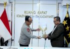Wakapolri-Raih-Penghargaan-The-Visionary-Leader-of-National-Security,-Akademisi-Apresiasi-Reformasi-dan-Transformasi-Polri