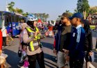 Pengamanan-Humanis-Polwan-Polresta-Sidoarjo-di-Car-Free-Day-Alun-alun