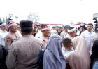 Wakapolri-Berikan-bansos-1.000-paket-untuk-2-Gapoktan-Bawang-putih-di-Cianjur