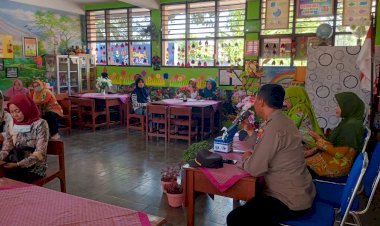 Respon-Polres-Situbondo-Tindak-Lanjuti-Fenomena-Pelajar-Lukai-Tangani-Sendiri,-Kumpulkan-Guru-dan-Wali-Murid