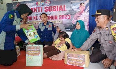 HUT-TNI-ke-78,-Bhabinkamtibmas-dan-Babinsa-Bantu-Pengobatan-Penderita-Cerebral-Palsy-di-Jombang