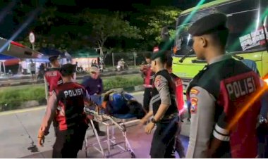 Aksi-Heroik-Anggota-Polres-Bangkalan-Tolong-Ibu-Melahirkan-di-Dalam-Truk-Saat-Melintasi-Jembatan-Suramadu