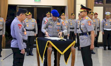 Pelantikan-Astamaops-Kapolri,-Komjen-Pol-Imam-Sugianto-Serah-Terima-Jabatan-kepada-Irjen-Pol-Akhmad-Wiyagus