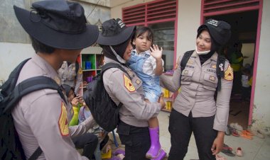 Taruni-Akpol-Gelar-Trauma-Healing-bagi-Siswa-TK-Bhayangkari-Terdampak-Banjir-di-Aceh-Tamiang