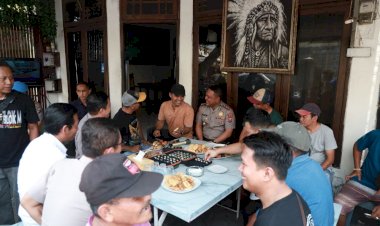 Kapolres-Jember-Serap-Aspirasi-Pedagang,-Gelar-Cangkrukan-di-Pasar-Johar