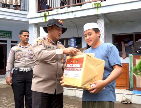 Polres Probolinggo Salurkan Bantuan Sosial Warga Terdampak Banjir