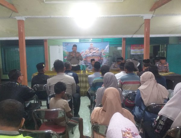 Polisi Gelar PPGD Bersama Pihak Medis di Balongbendo