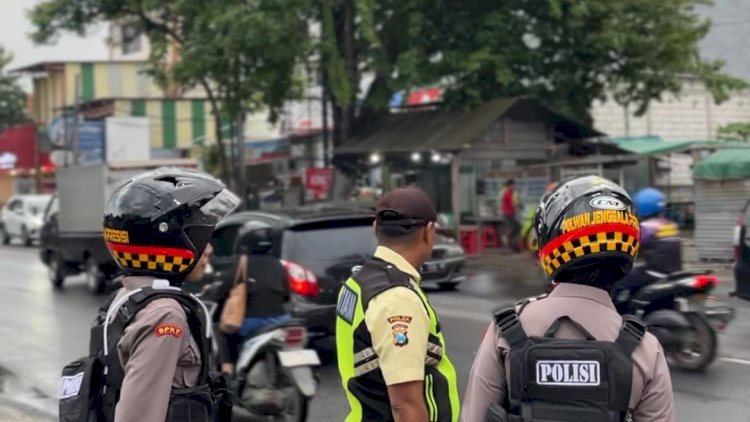 Polwan-Jenggala-Presisi-Patroli-Tempat-Keramaian,-Jaga-Kamtibmas-Selama-Ramadan