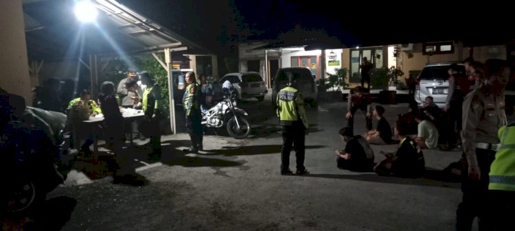 Personel Gabungan Gerebek Balap Liar di Bypass Balongbendo