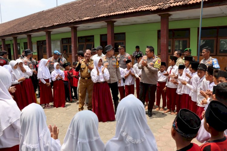 Kunjungi SDN 1 Bareng, Kapolres Ponorogo Berikan Edukasi Larangan Bullying