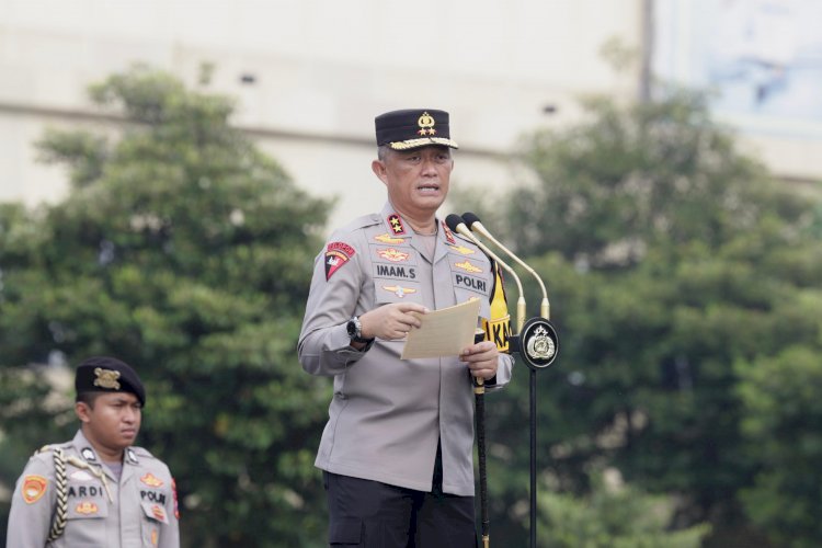 Beri Penghargaan Kepada 40 Personel Berprestasi, Berikut Arahan Kapolda Jatim Jelang Pemilu dan Nataru 2024