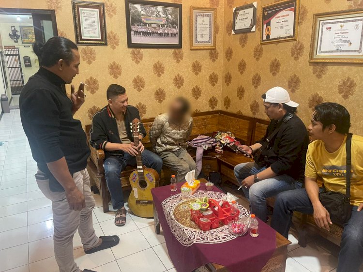 Polisi Amankan Pria Pukul Pemotor Menggunakan Gitar Saat Mudik Lebaran di Malang