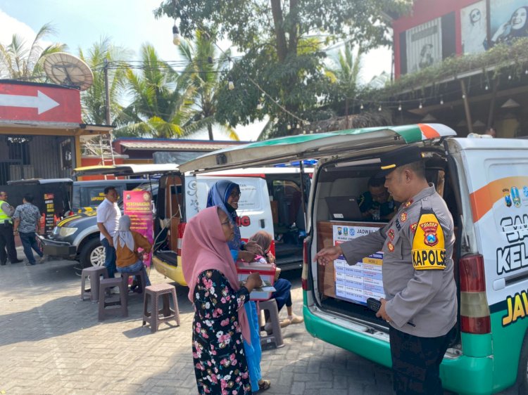 Polres Jember Gandeng Dispenduk Beri Layanan Keliling untuk Masyarakat