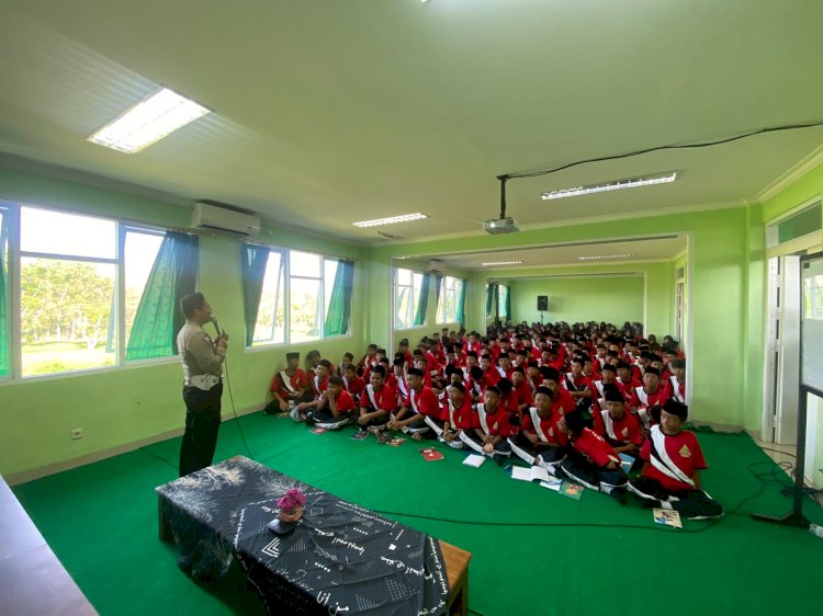 Program Mahameru Lantas, Polres Ponorogo Edukasi Pelajar Tertib Berlalulintas