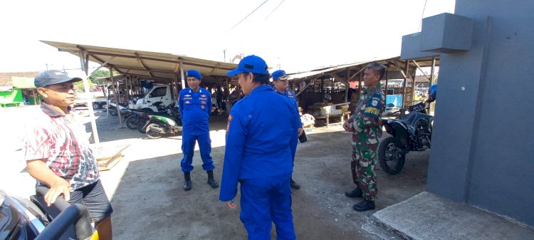 TNI-Polri di Sidoarjo Patroli Sambang Desa Kawasan Pesisir