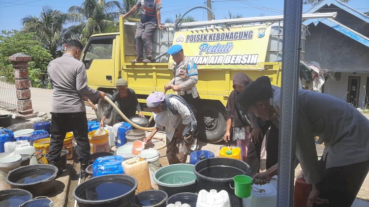 Polres Pacitan kembali Salurkan Bantuan Air Bersih untuk Warga Desa Klesem