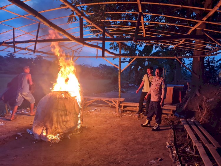 Respon Dumas Sabung Ayam, Polsek Jabon Turun Langsung Datangi Lokasi