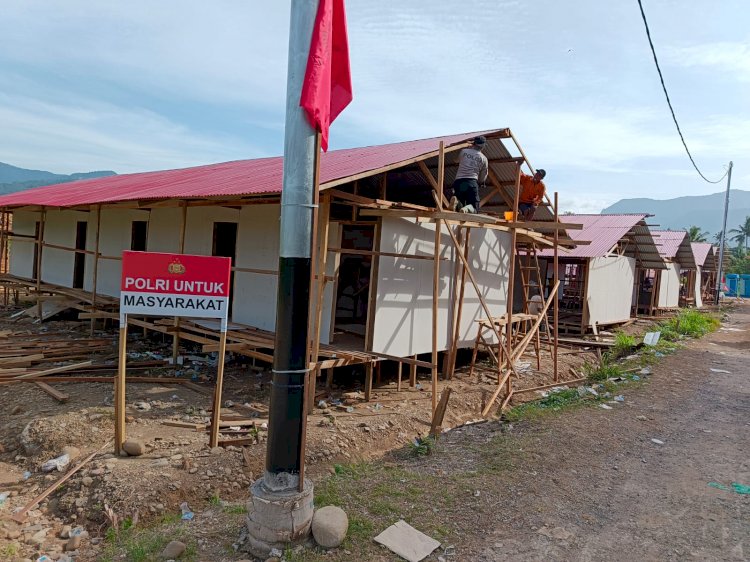 Capai 47 Unit, Pembangunan Huntara Sat Brimob Polda Sumbar Terus Berjalan di Pauh